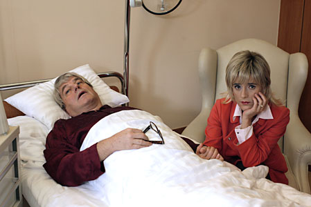 Erwin Steinhauer und Mercedes Echerer in "DER T�TER" - ein Film von Michael Kreihsl