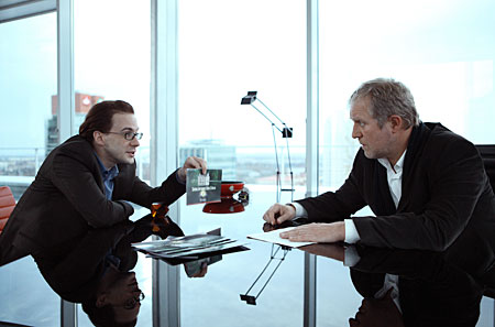 Florian Teichtmeister und Harald Krassnitzer in "TATORT - GLAUBE, LIEBE, TOD" - Regie: Michi Riebl