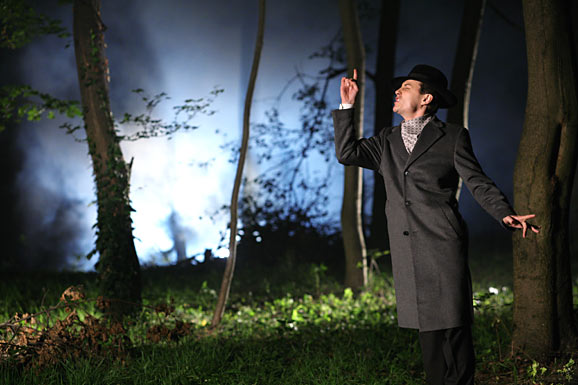 Manuel Rubey in "FALCO - VERDAMMT, WIR LEBEN NOCH!" - ein Film von Thomas Roth