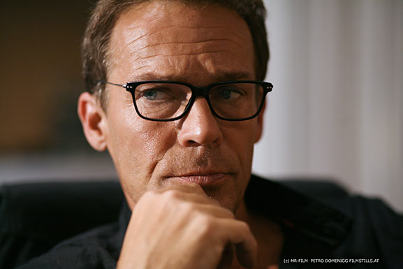 Christian Tramitz in "FALCO - VERDAMMT, WIR LEBEN NOCH!" - ein Film von Thomas Roth