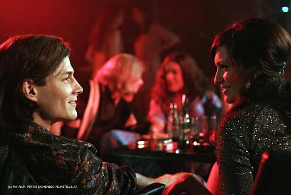 Manuel Rubey und Doris Golpashin in "FALCO - VERDAMMT, WIR LEBEN NOCH!" - ein Film von Thomas Roth