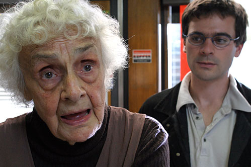 Erna Kozibratka und Christoph Theul in "Kotsch" - ein Film von Helmut Kpping