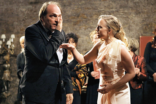 Herbert Knaup und Nina Proll in "L�WENSTEIN" - Regie und Kamera: Xaver Schwarzenberger