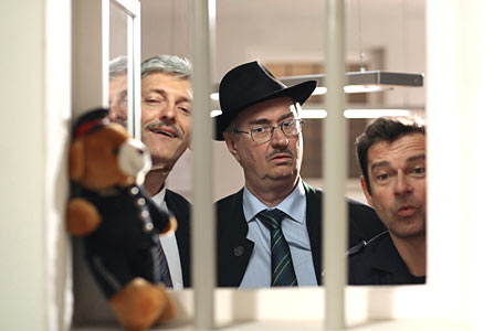 Manfred Dungl, Gerhard Zemann und Andreas Steppan in "OBEN OHNE - DU HEILIGE NACHT" - ein Film von Reinhard Schwabenitzky