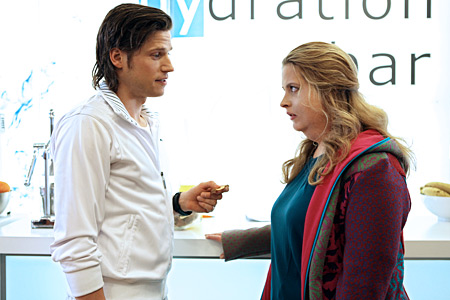 Sebastian Ströbel und Diana Amft in "PLÖTZLICH FETT" - Regie: Holger Haase