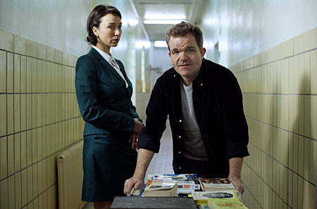 Ursula Strauss und Cornelius Obonya in "SCHNELL ERMITTELT" - Regie: Michi Riebl
